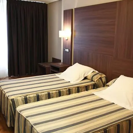 Hotel Cesaraugusta Saragozza