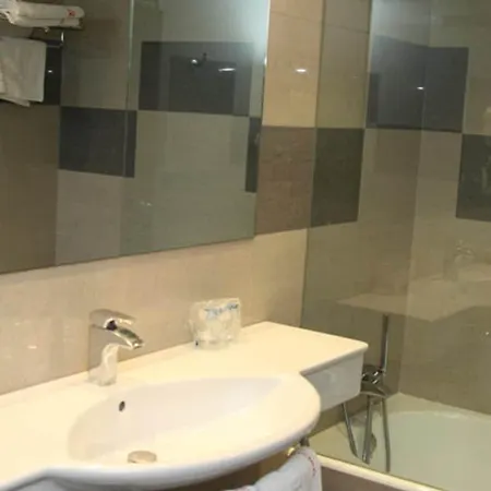 Hotel Cesaraugusta 3*