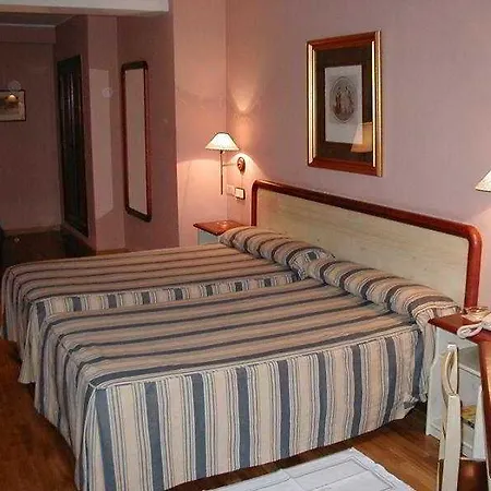 Cesaraugusta Otel 3*