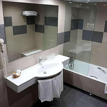 Cesaraugusta Otel