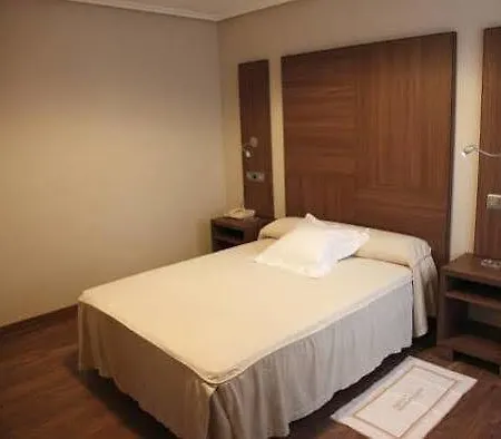 Hotel Cesaraugusta 3*