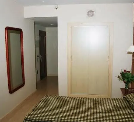 Hotel Cesaraugusta Saragozza