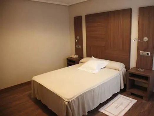 Hotel Cesaraugusta 3*